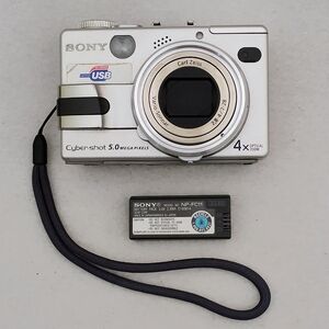 Sony Cyber-shot DSC-V1 5.0MP Digital Camera with Sony Battery, Tested